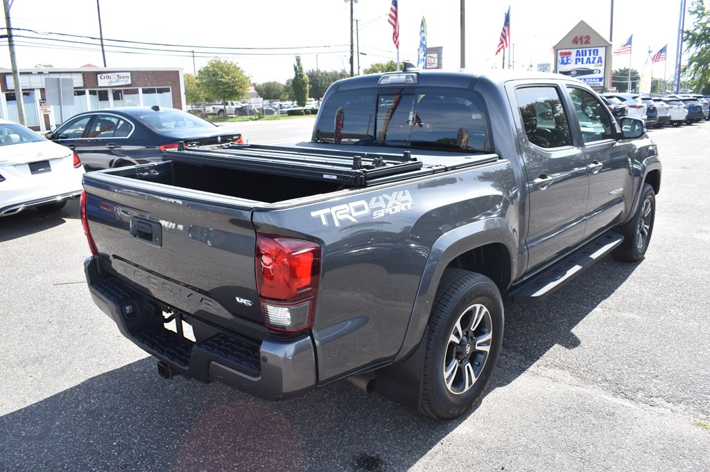 2018 Toyota Tacoma Image 8