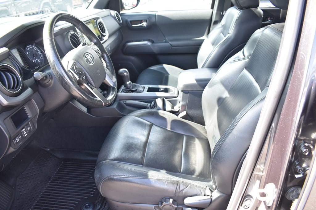 2018 Toyota Tacoma Image 10