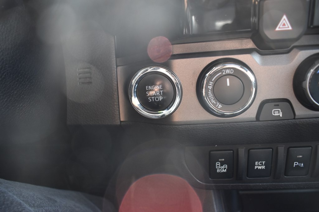 2018 Toyota Tacoma Image 14