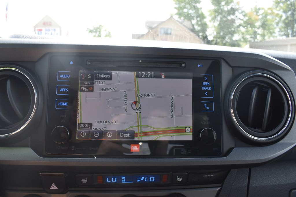 2018 Toyota Tacoma Image 17
