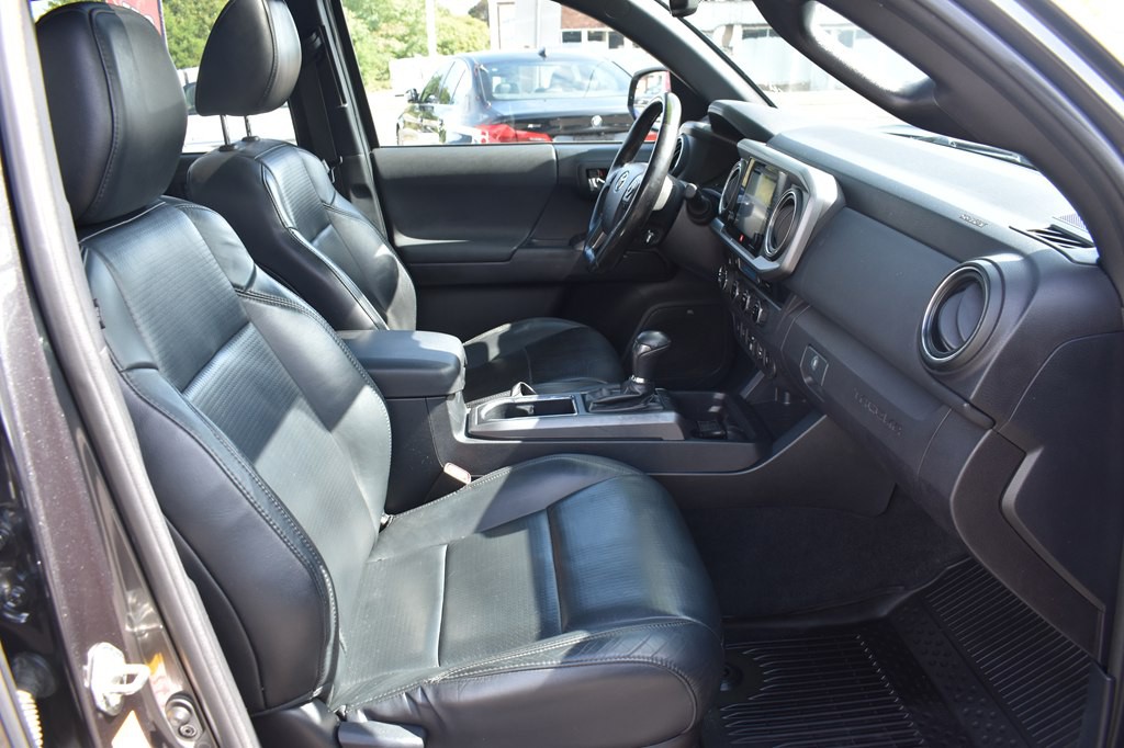 2018 Toyota Tacoma Image 23