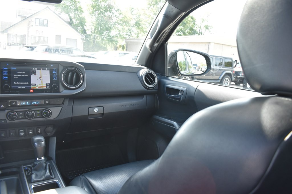 2018 Toyota Tacoma Image 26