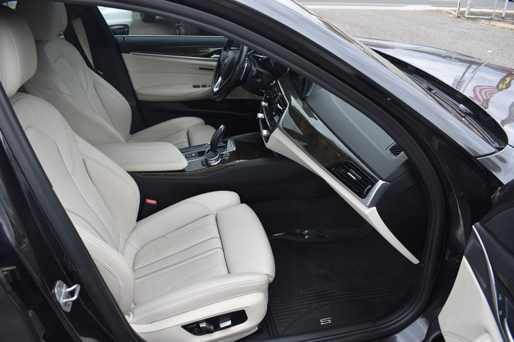2017 BMW 5 Series Image 21