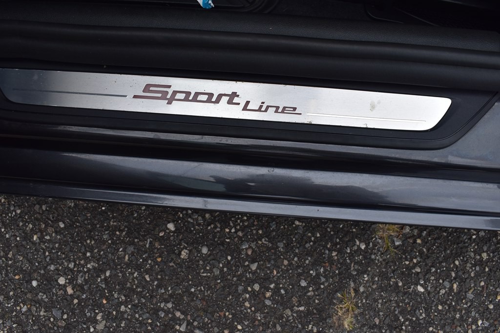 2017 BMW 5 Series Image 25