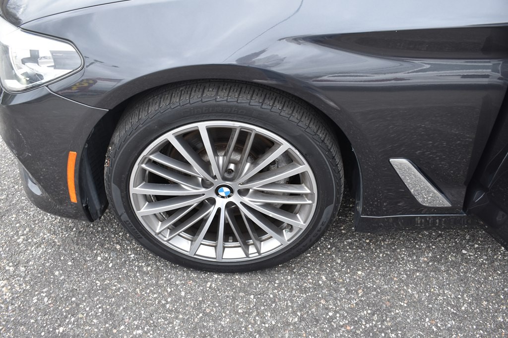 2017 BMW 5 Series Image 27