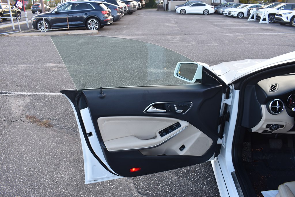 2019 Mercedes-Benz CLA-Class Image 24