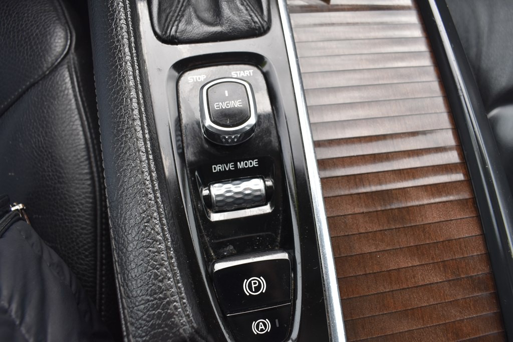 2016 Volvo XC90 Image 14