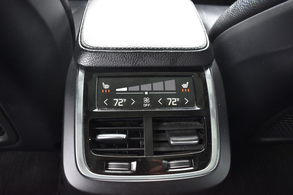 2016 Volvo XC90 Image 26