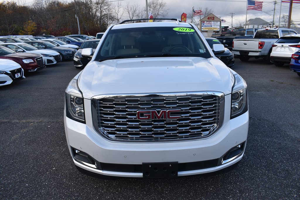 2019 GMC Yukon Image 2