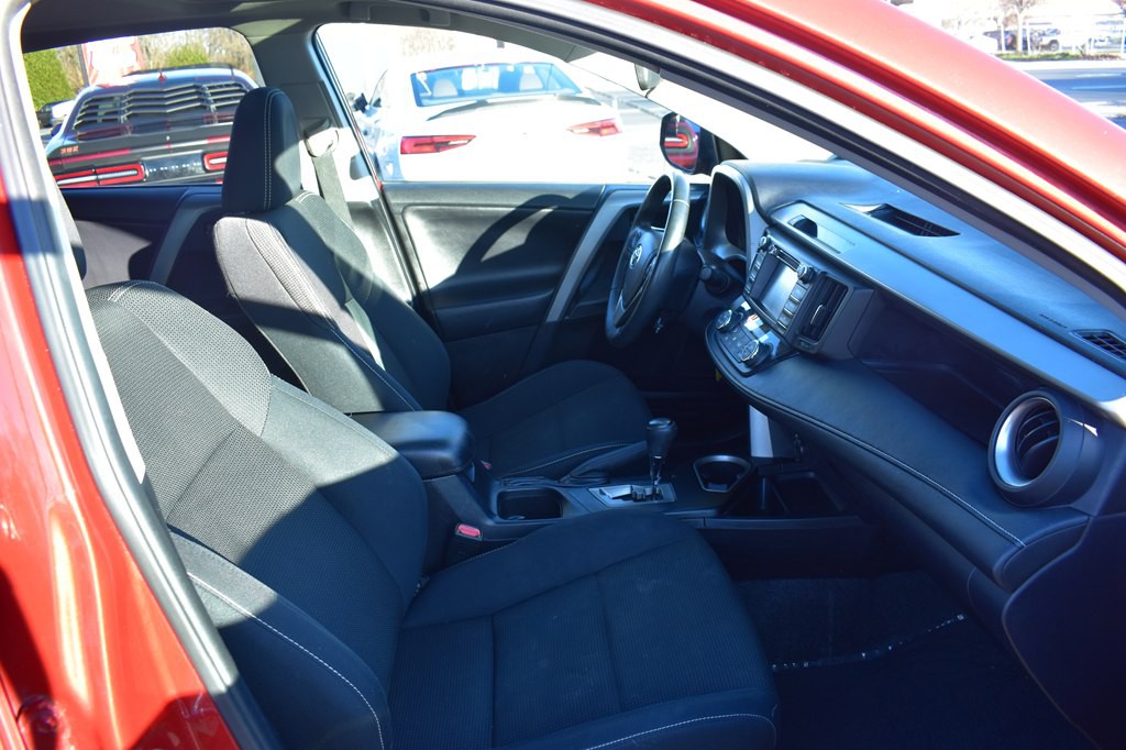 2017 Toyota Rav4 Image 18