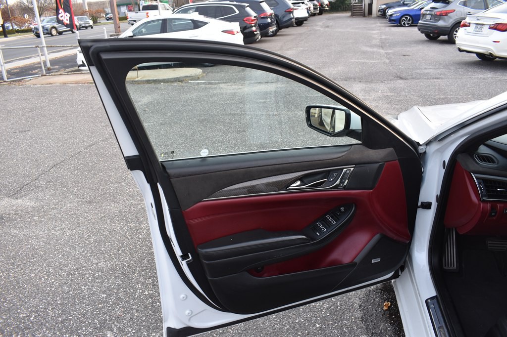 2016 Cadillac CTS Image 28