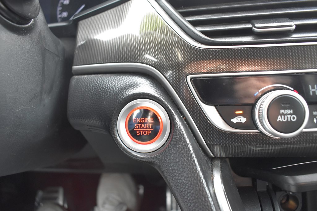 2018 Honda Accord Image 12