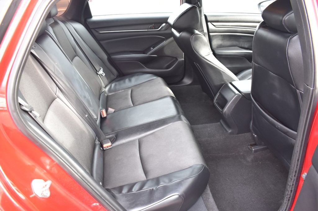 2018 Honda Accord Image 17