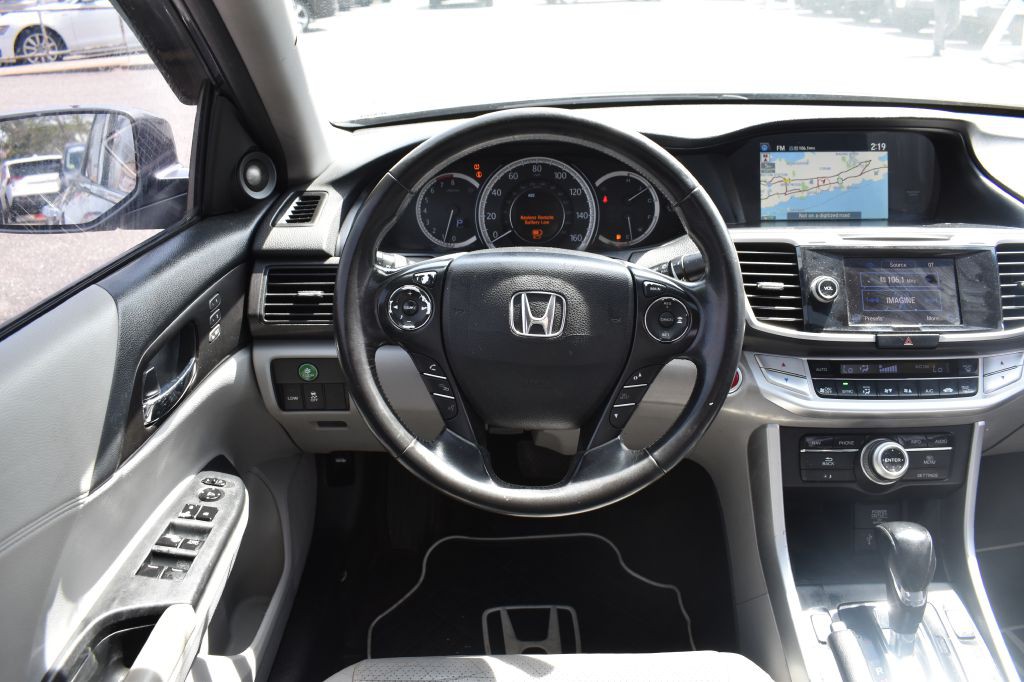 2013 Honda Accord Image 16