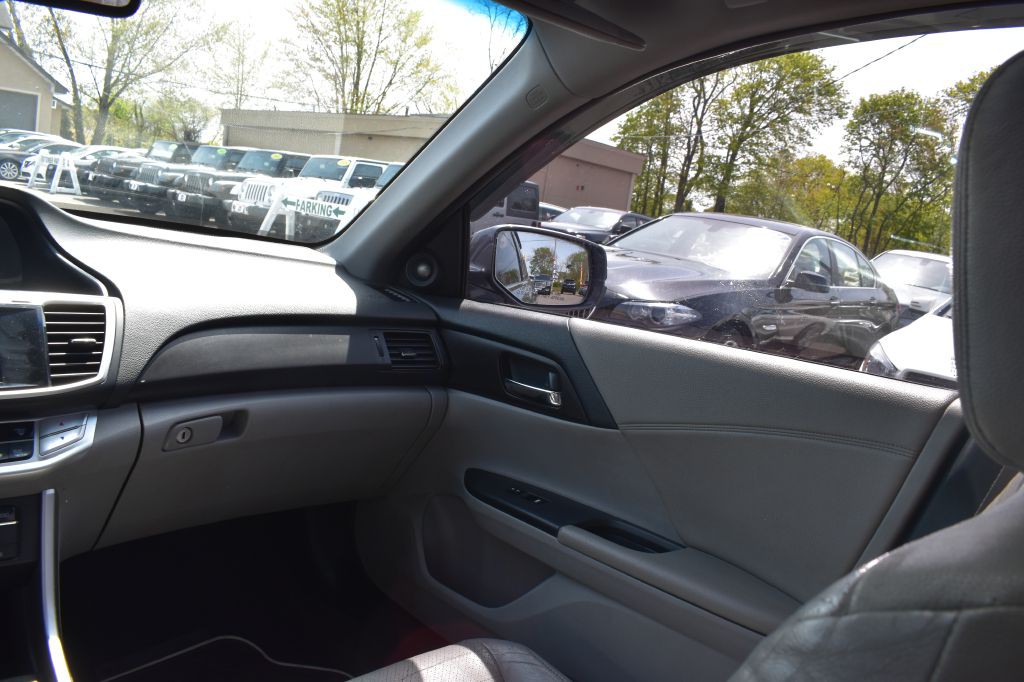 2013 Honda Accord Image 18