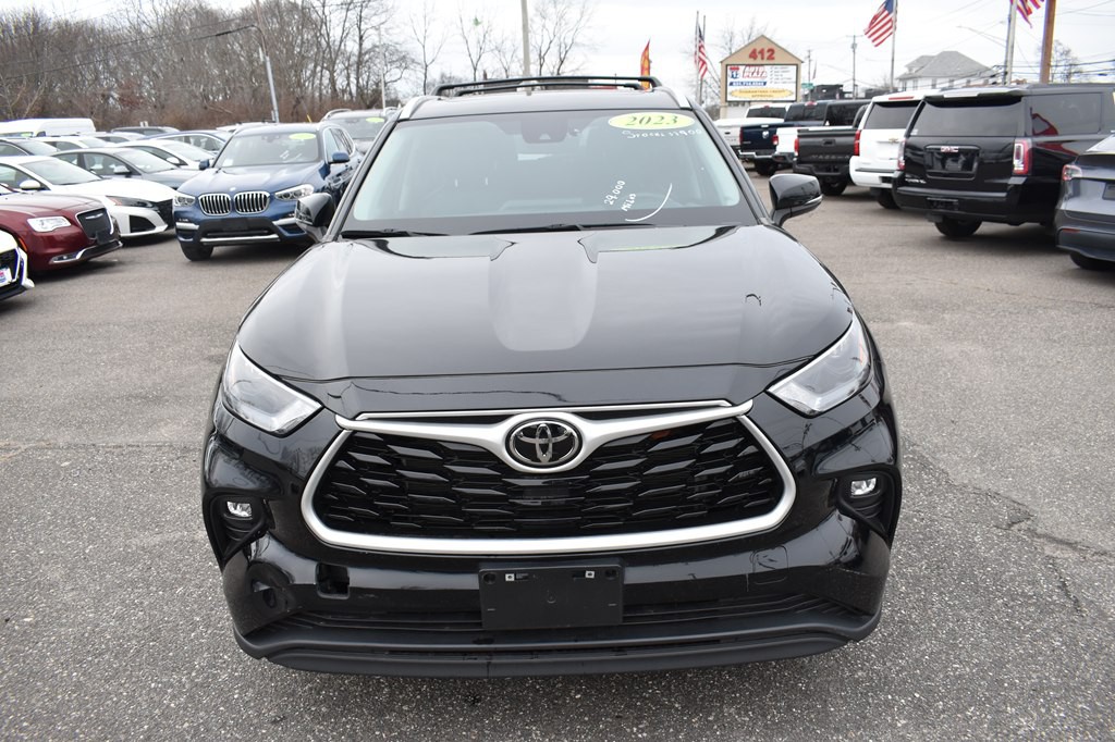 2023 Toyota Highlander Image 2