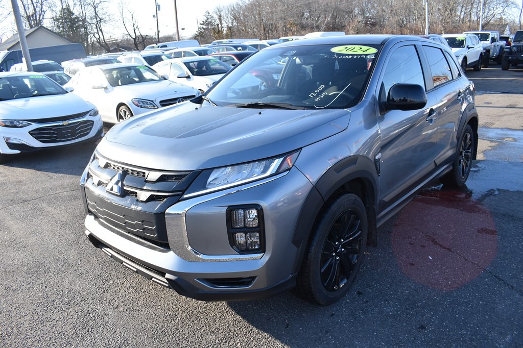 2024 Mitsubishi Outlander Image 4