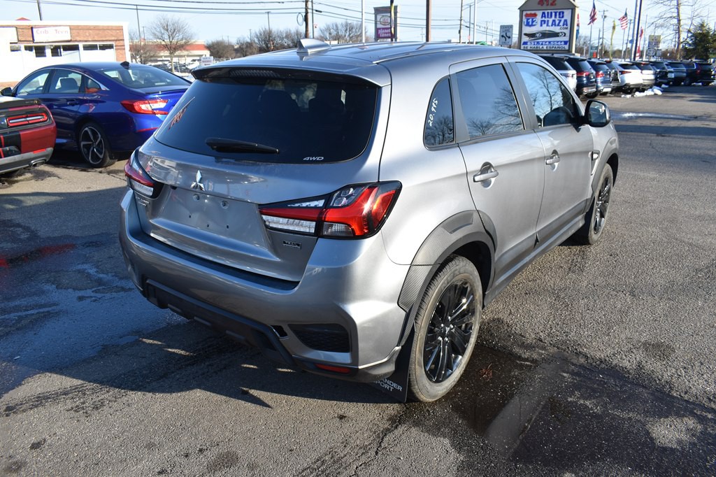 2024 Mitsubishi Outlander Image 8