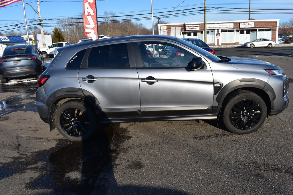 2024 Mitsubishi Outlander Image 9