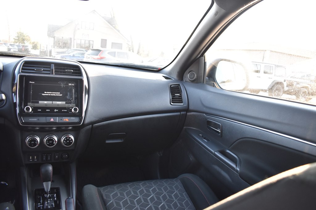 2024 Mitsubishi Outlander Image 21