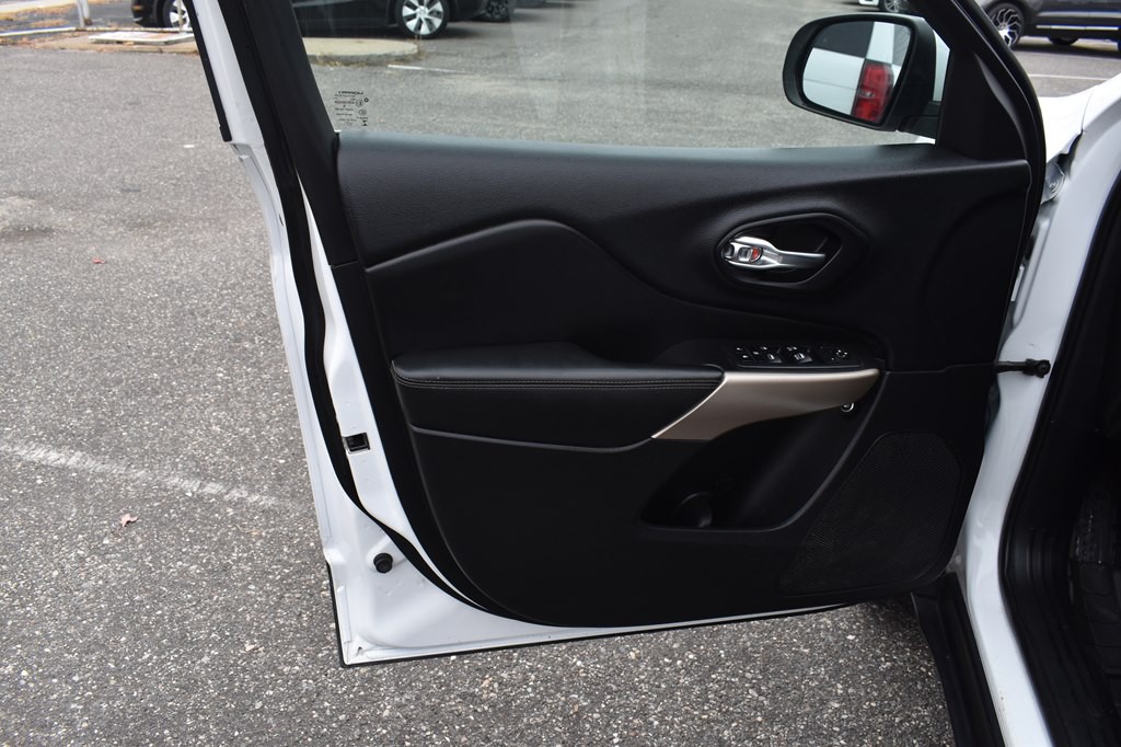 2018 Jeep Cherokee Image 11