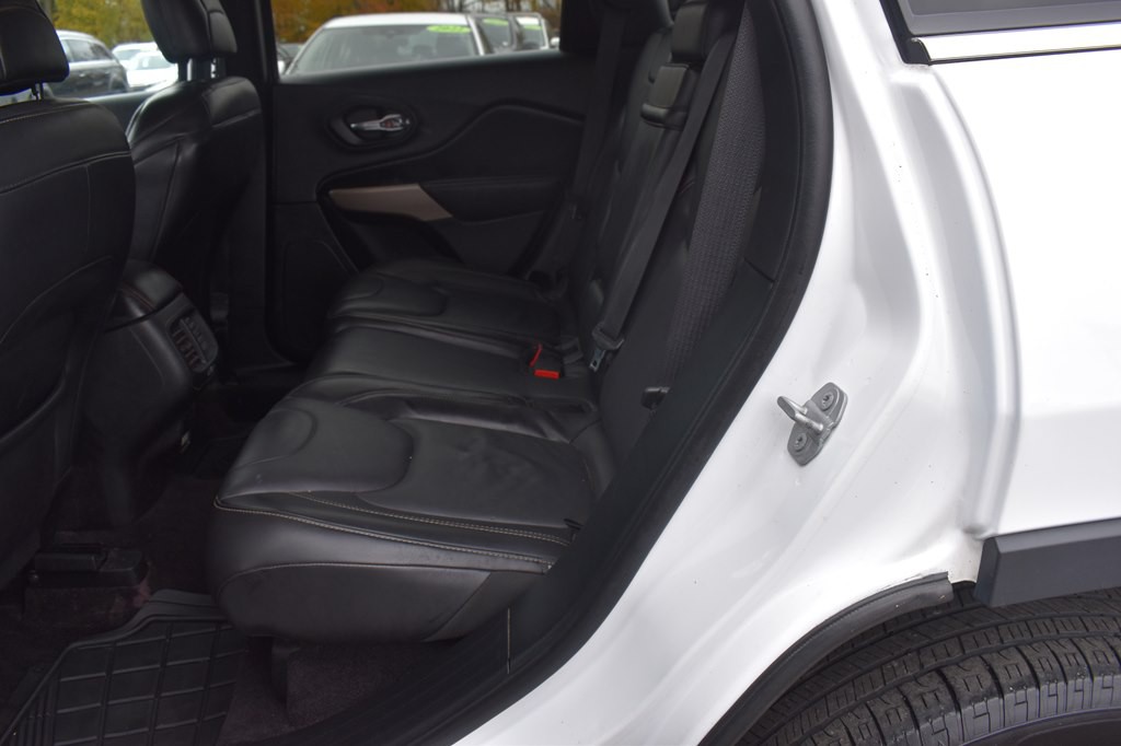 2018 Jeep Cherokee Image 13