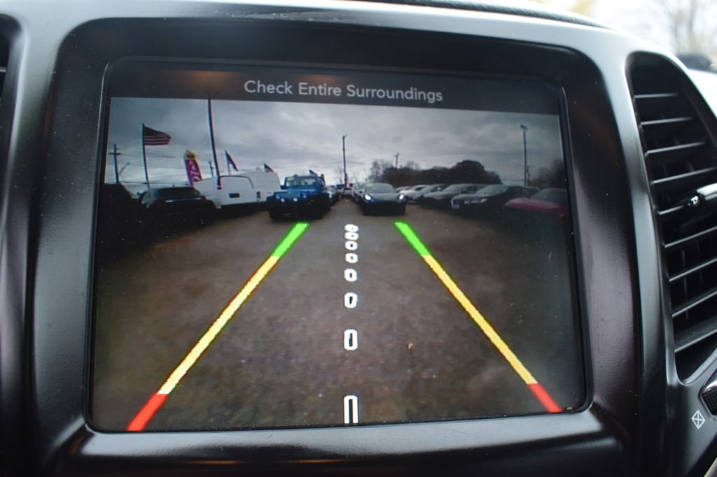 2018 Jeep Cherokee Image 17