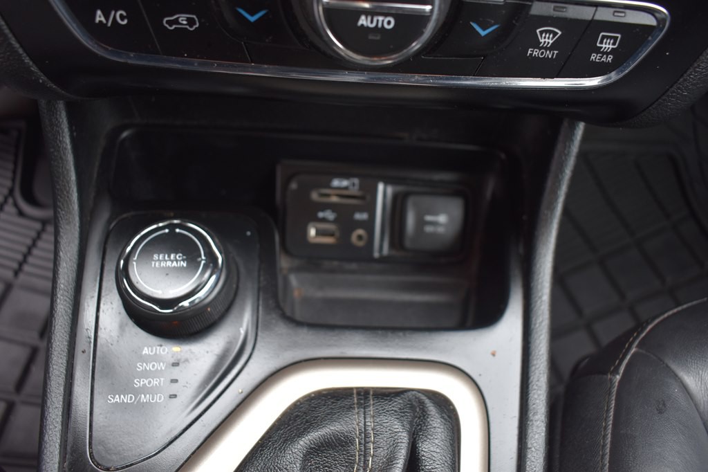 2018 Jeep Cherokee Image 18