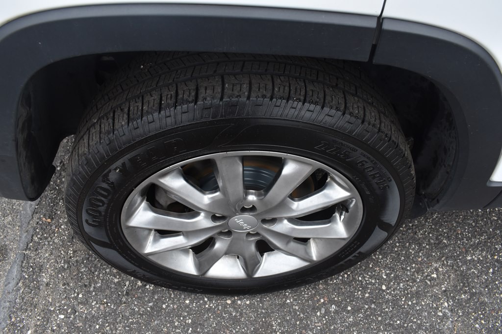 2018 Jeep Cherokee Image 21