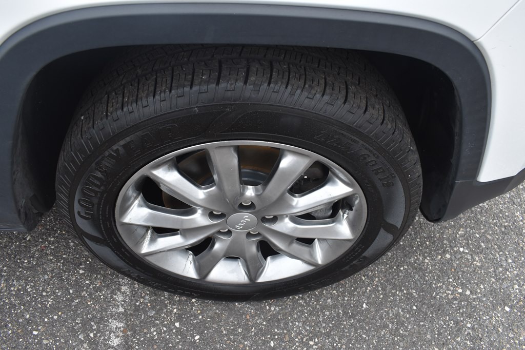 2018 Jeep Cherokee Image 22