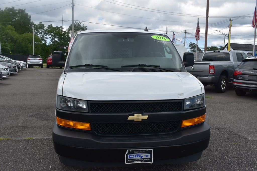 2019 Chevrolet Express Image 1