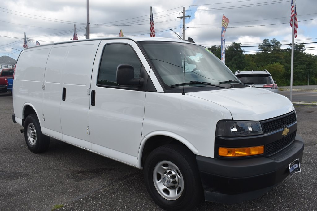 2019 Chevrolet Express Image 2