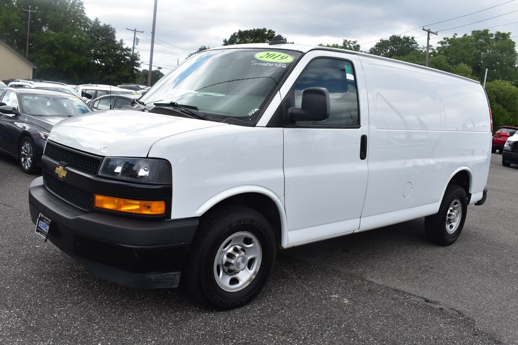 2019 Chevrolet Express Image 4