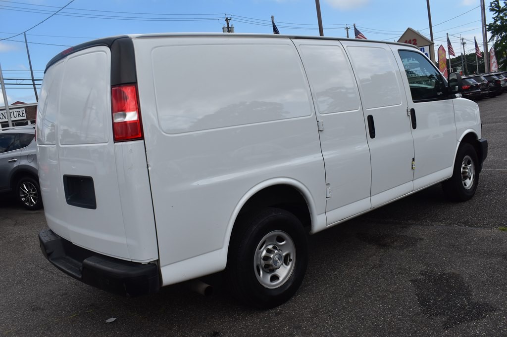 2019 Chevrolet Express Image 7