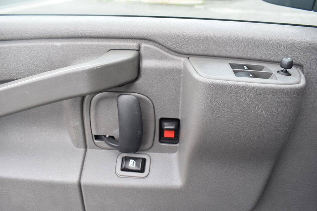 2019 Chevrolet Express Image 9