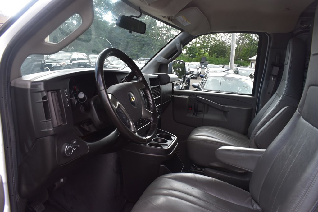 2019 Chevrolet Express Image 13