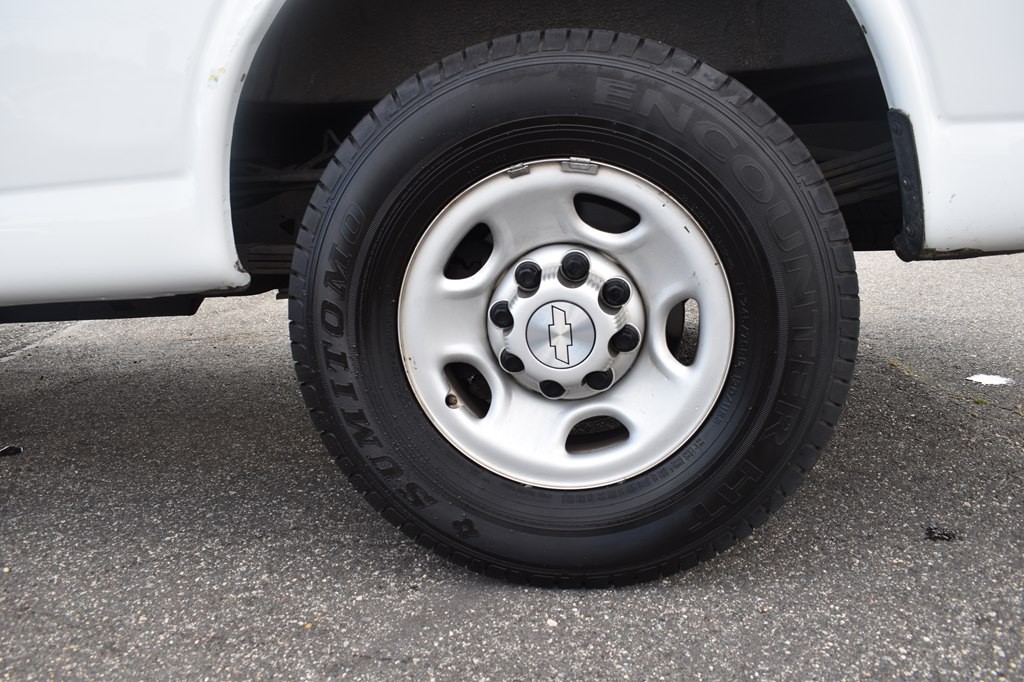 2019 Chevrolet Express Image 18