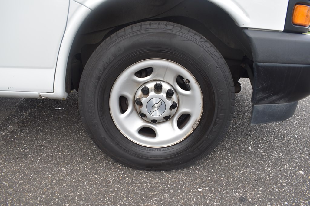 2019 Chevrolet Express Image 20