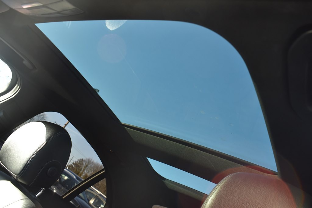 2019 Mercedes-Benz C-Class Image 12