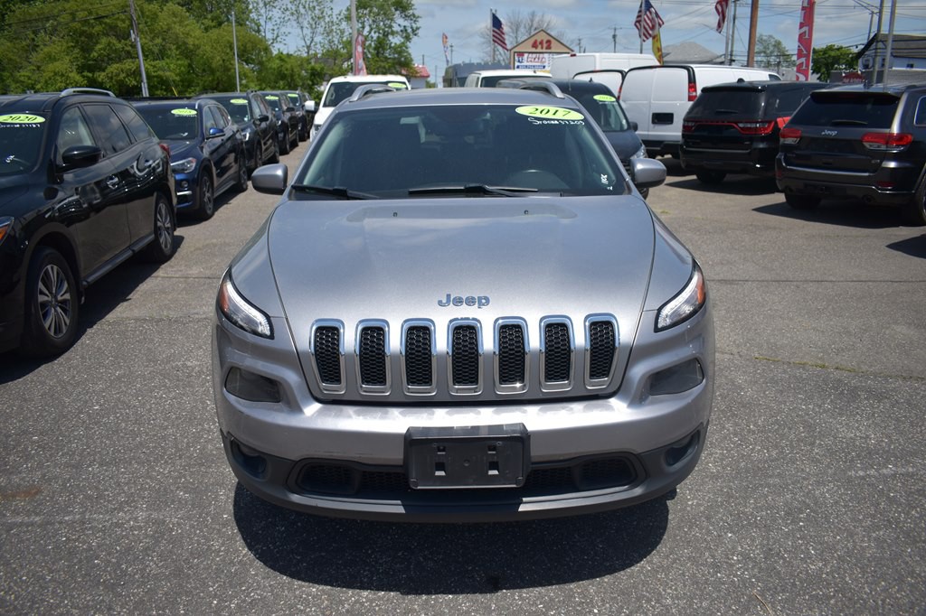 2017 Jeep Cherokee Image 2