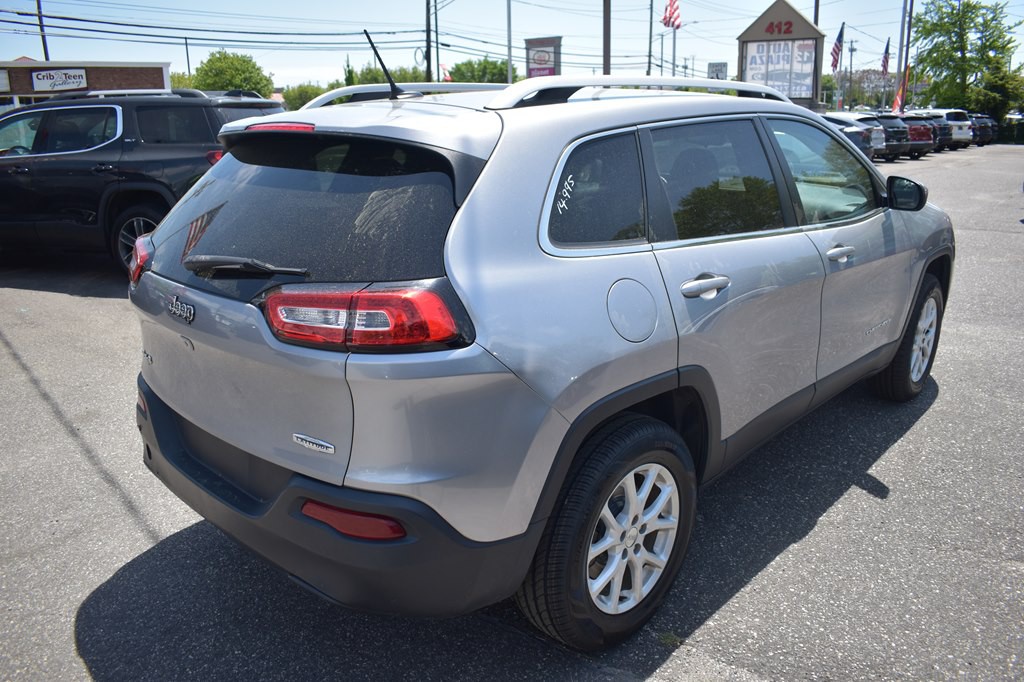 2017 Jeep Cherokee Image 8
