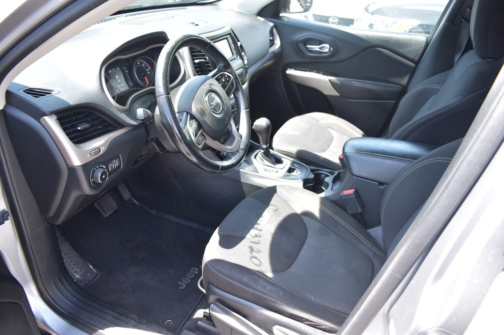 2017 Jeep Cherokee Image 10