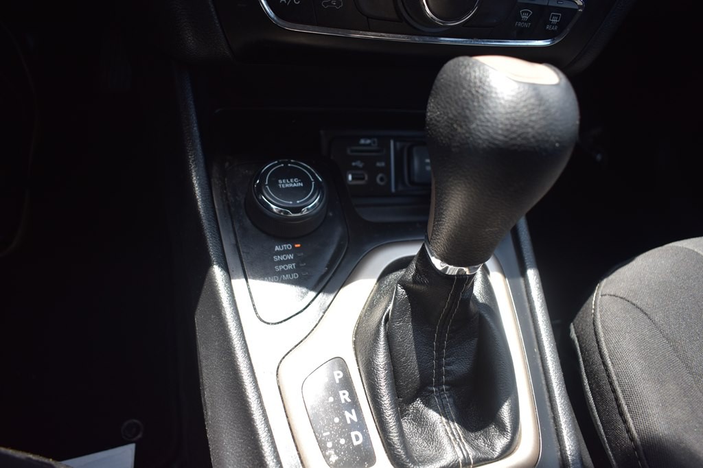 2017 Jeep Cherokee Image 13