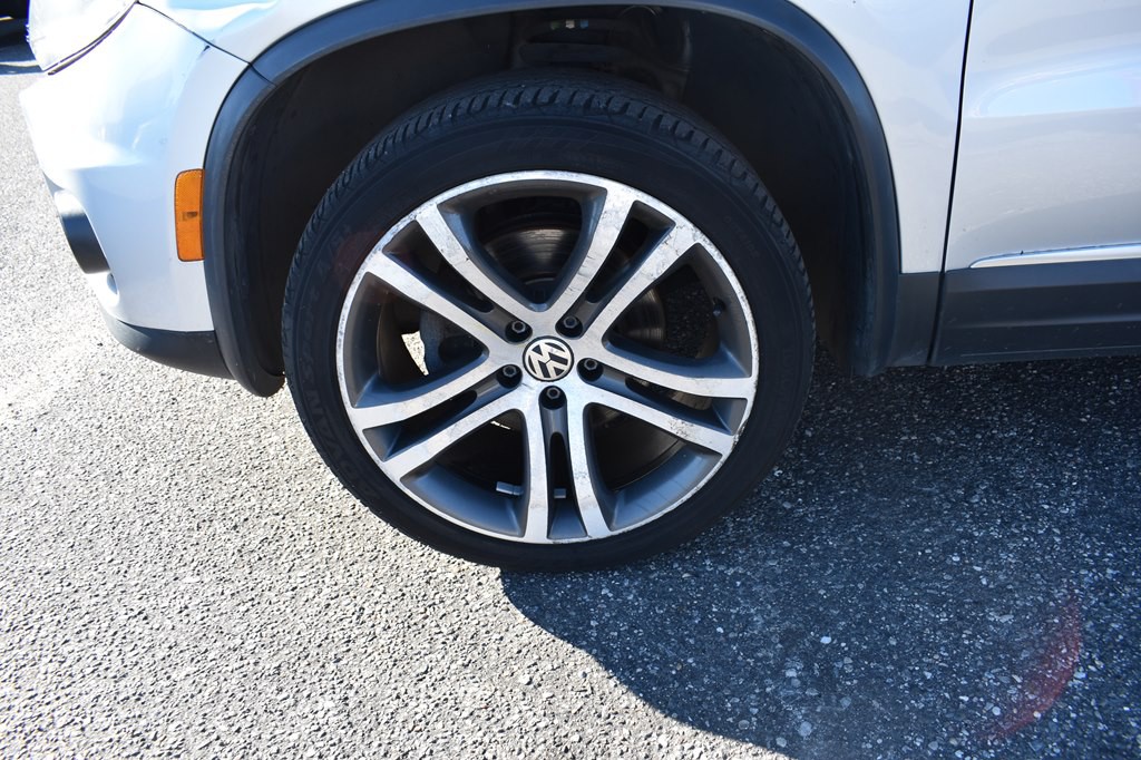 2017 Volkswagen Tiguan Image 25