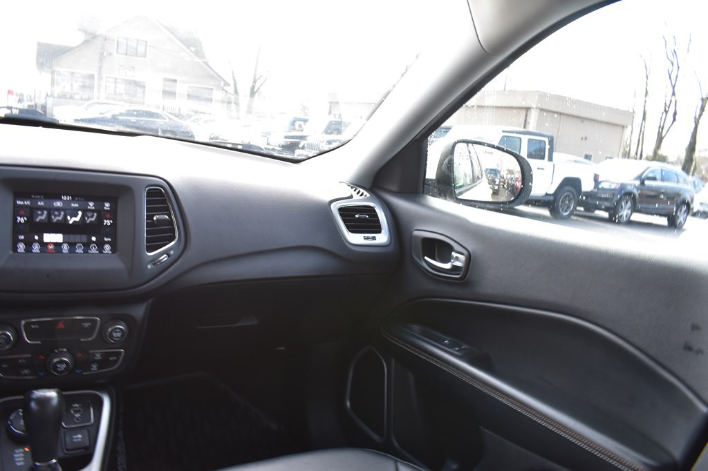 2019 Jeep Compass Image 21