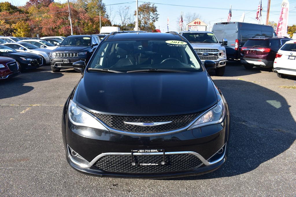 2019 Chrysler Pacifica Image 2
