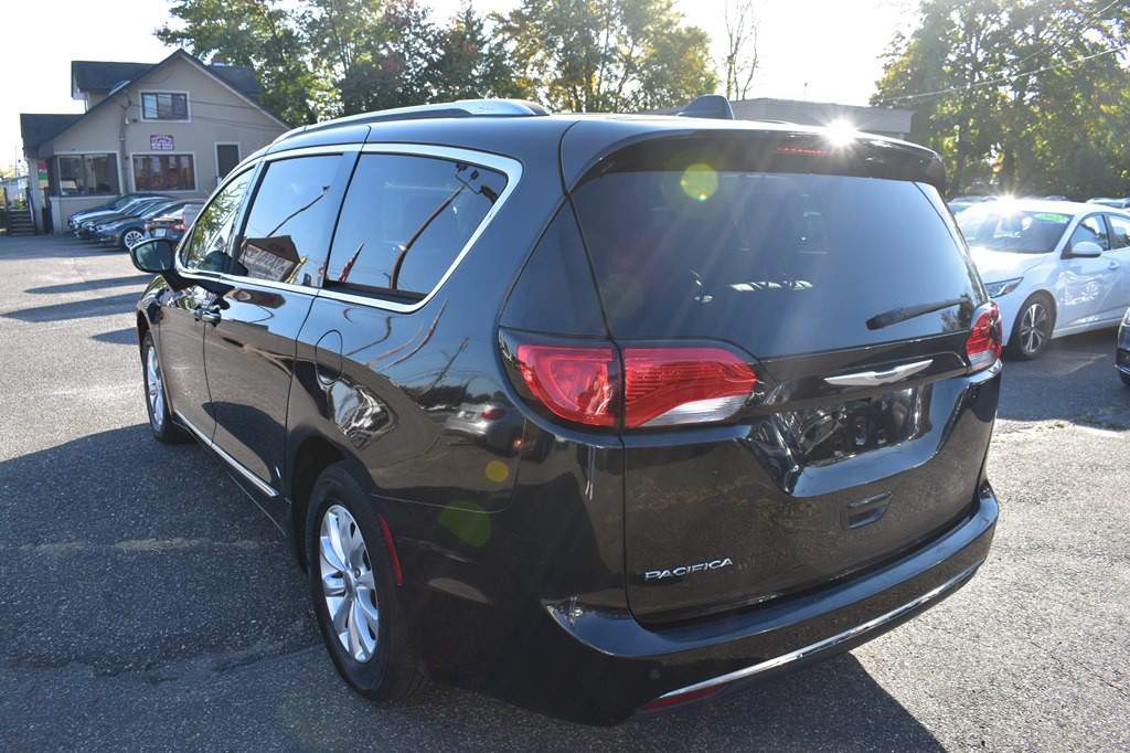 2019 Chrysler Pacifica Image 6