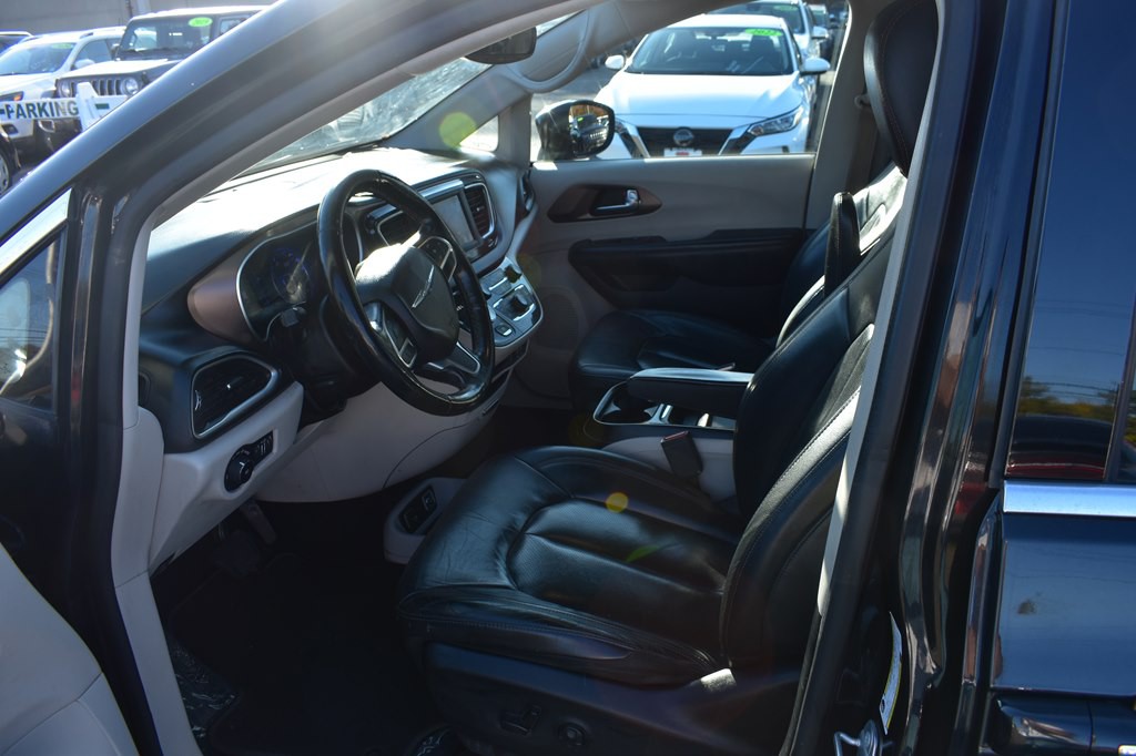 2019 Chrysler Pacifica Image 10