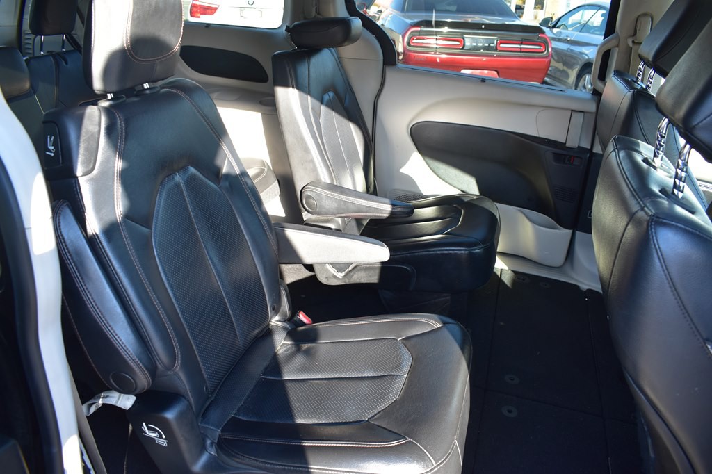 2019 Chrysler Pacifica Image 20