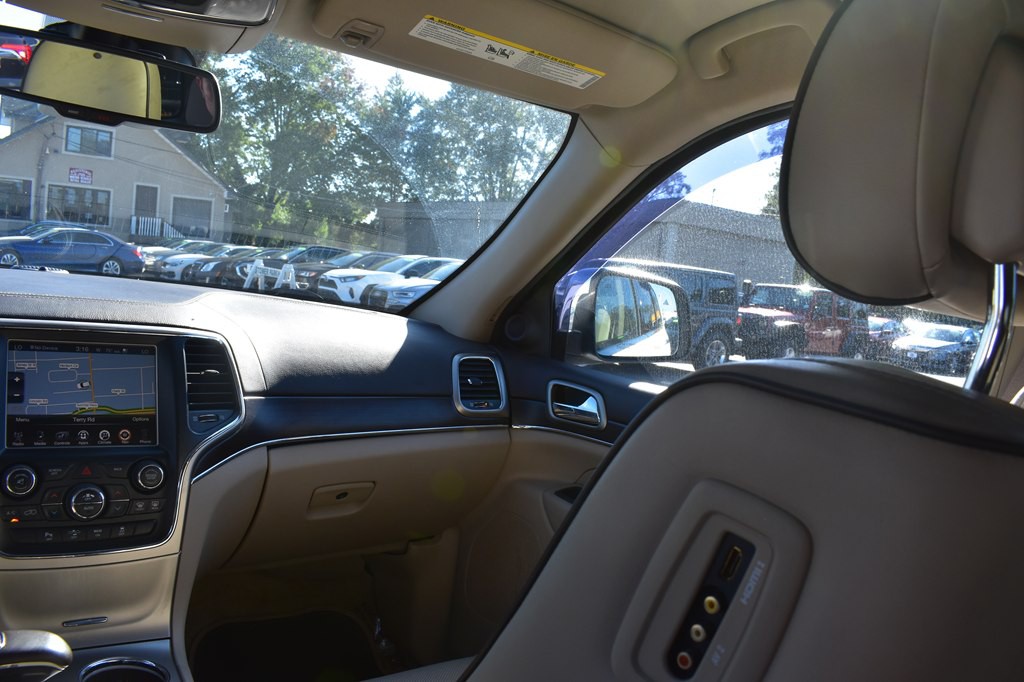 2015 Jeep Grand Cherokee Image 30